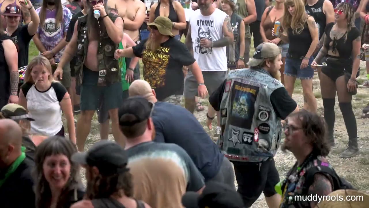 Crowd at Muddy Roots Music Festival